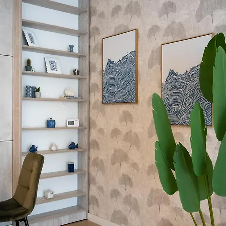 Coastal 1 Bedroom In Nusco * Bucarest